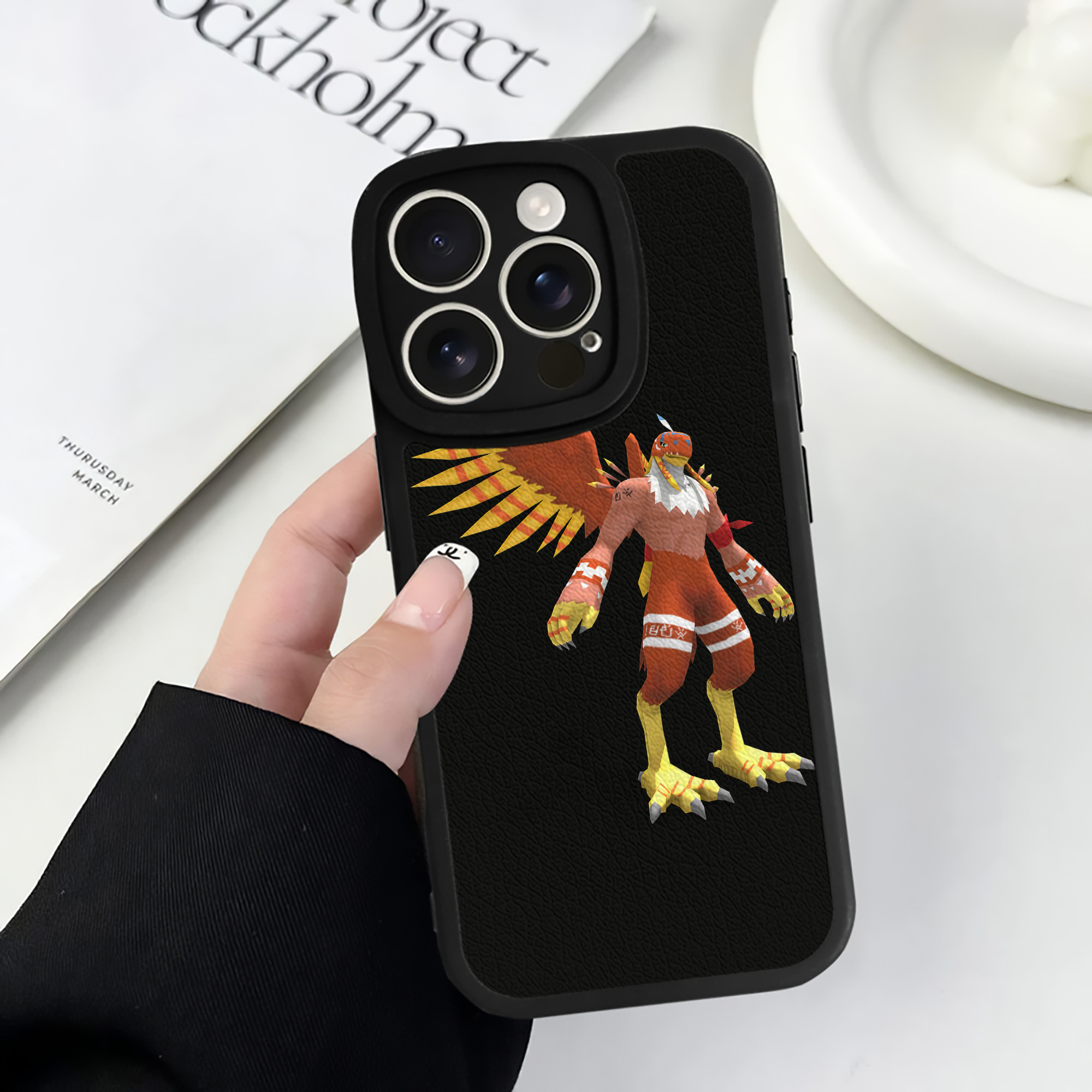（画像用） Digimon デジタルモンスター/デジモン 【iPhone 16シリーズ対応】シリコンスマホケース（レザー調） 材質：シリコン
